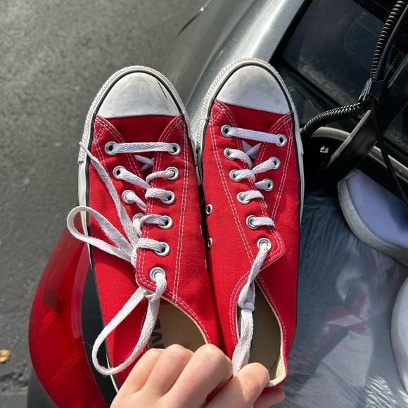 red low top converse - Picture 1 of 4